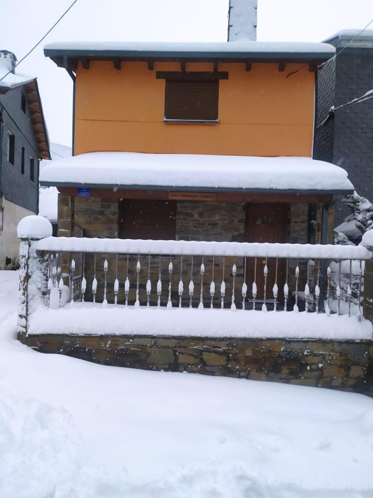 Casa Miravalles Fornela Guimara Buitenkant foto