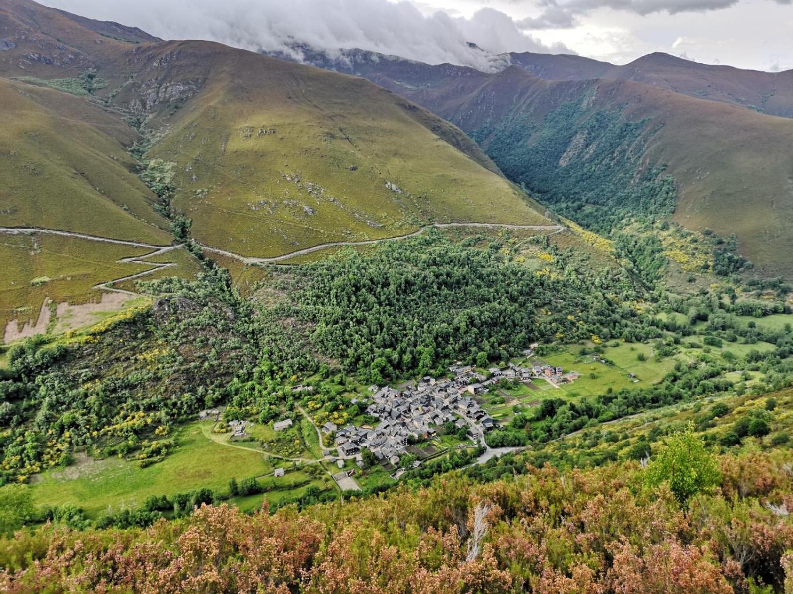 Casa Miravalles Fornela Guimara Buitenkant foto