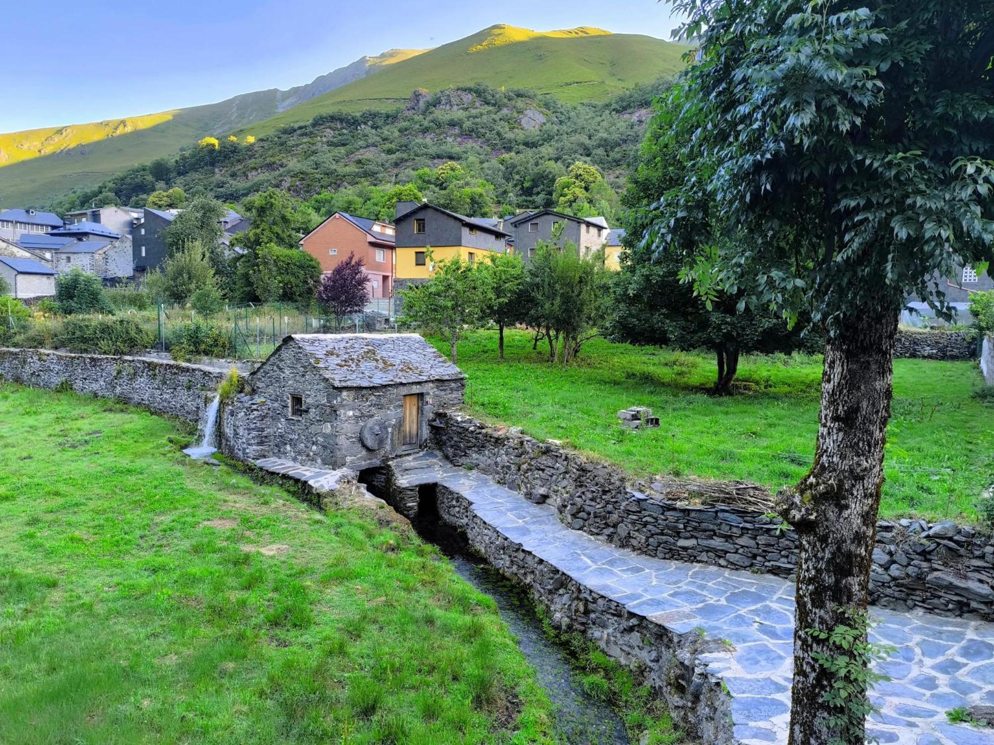 Casa Miravalles Fornela Guimara Buitenkant foto
